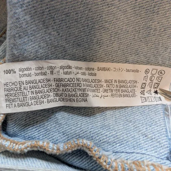 Zara Cropped Distressed Denim Jacket Raw Hem Casual Chic Street Style | Size M - Picture 8 of 11